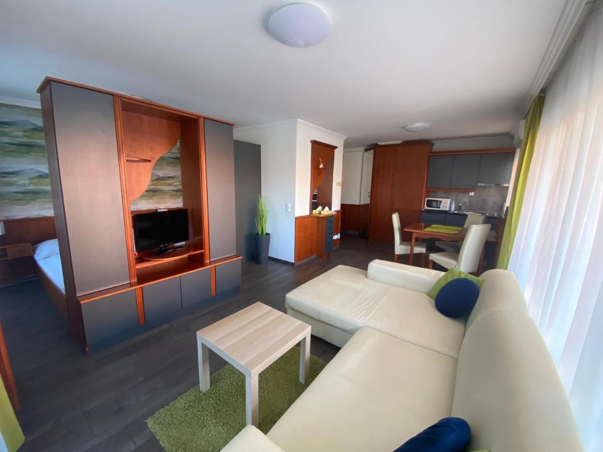 Cafe Relax Apartments Hévíz Eksteriør bilde