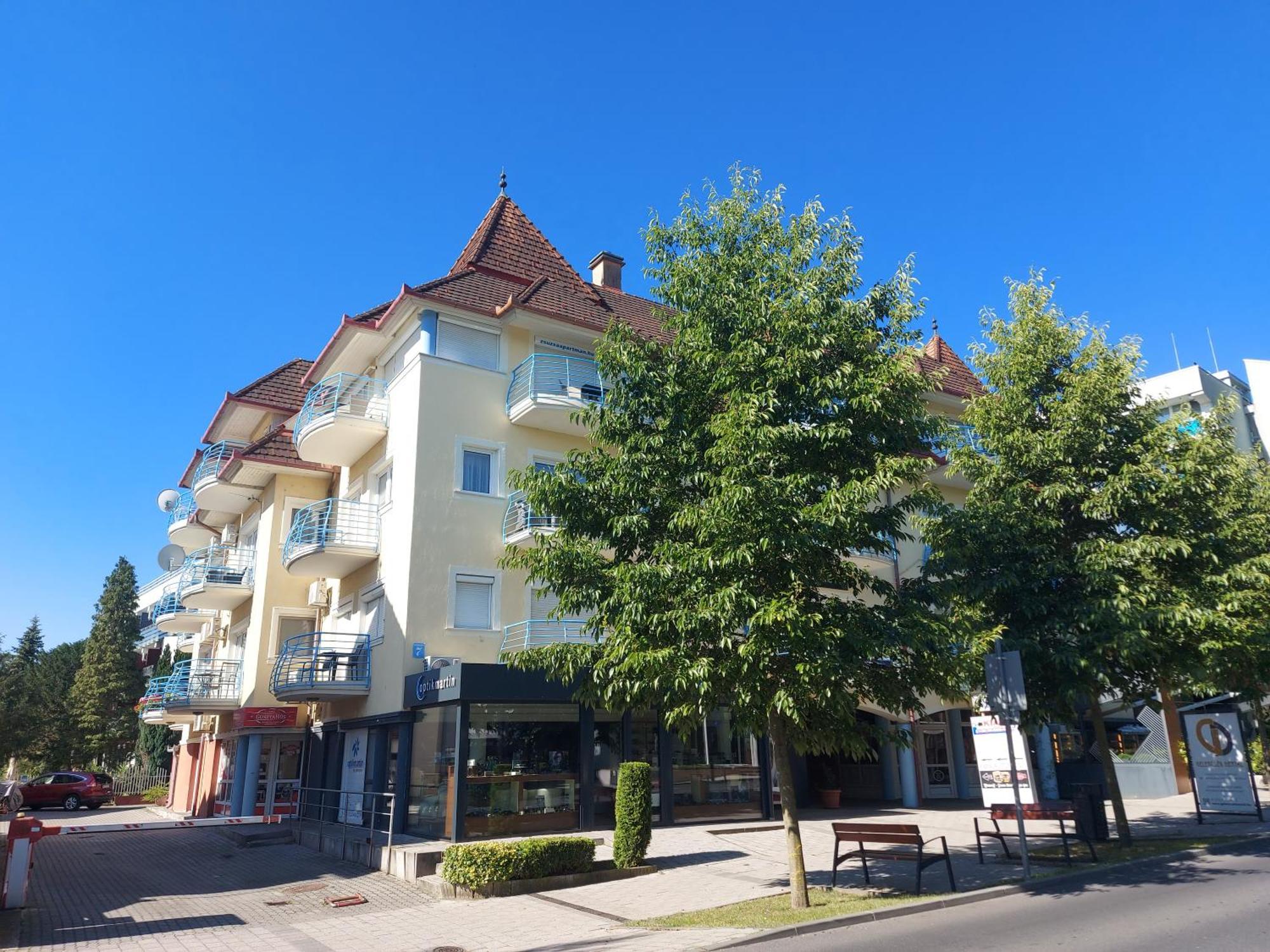Cafe Relax Apartments Hévíz Eksteriør bilde