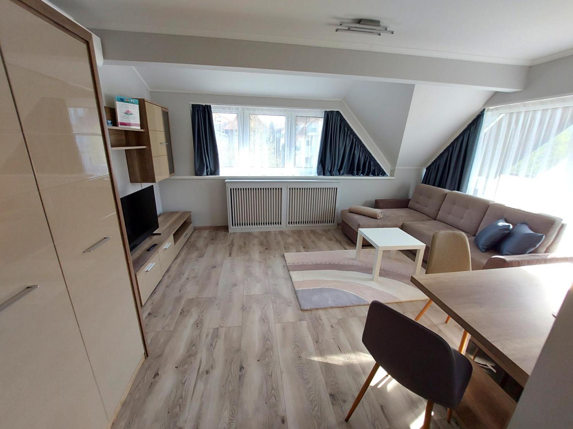 Cafe Relax Apartments Hévíz Eksteriør bilde